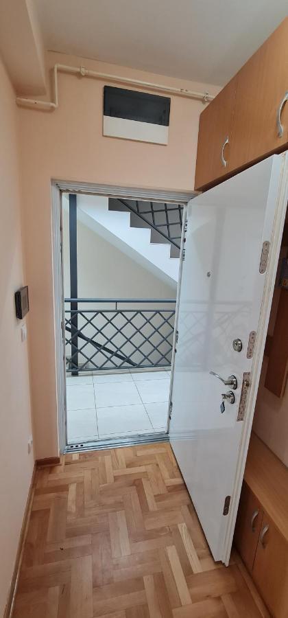 Design Apartment Business Lux 4 Star "Rio" Completely Business Lux Place In The City Center & Free Included Industry Optical Wifi & Netflix & Keyless Code Entry & Full Smart App & Kitchen & Washing Machine & Wide Terrace & Secure 2 Parking Place Ćuprija المظهر الخارجي الصورة
